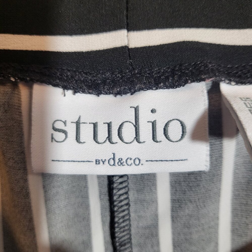 Studio by d&co Women's Wide Leg Striped Capris Size Large Black & White Stripes - Picture 5 of 8
